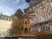 Kaisers Schlemmerpyramide steht noch am Sternenplatzl in der Rosenstraße/ Straße Ecke Rindermarkt (©Foto:Martin Schmitz)